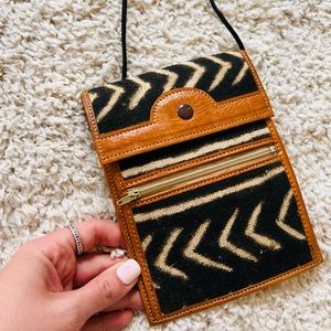 Little crossbody wallet 🔆